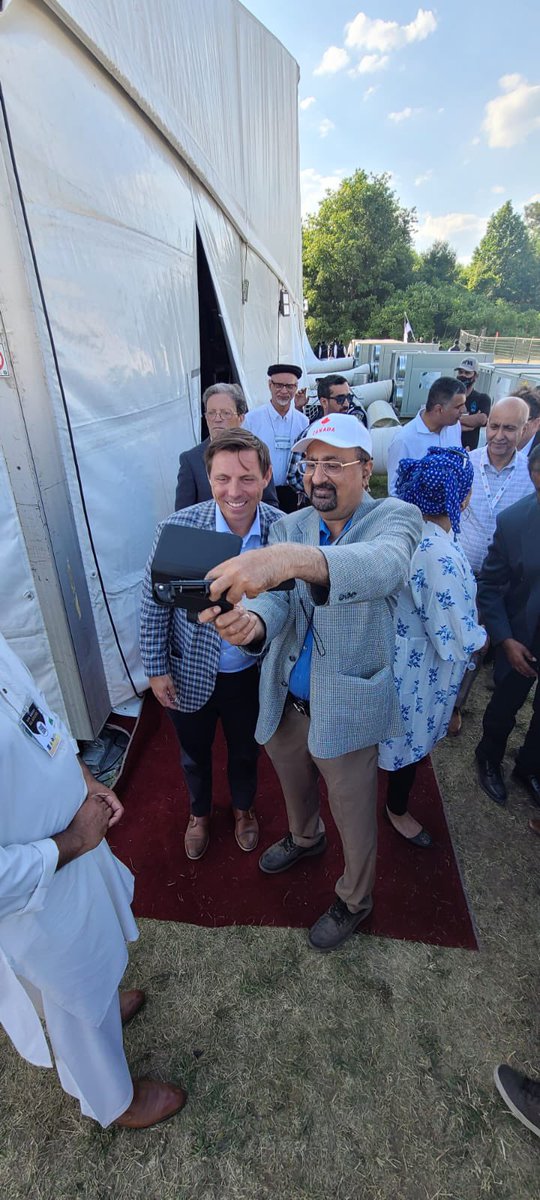 patrickbrownont's tweet photo. Honoured to speak at #JalsaCanada in #Bradford to celebrate @ahmadiyyacanada, @humanityfirst and #LoveForAllHatredForNone. #Brampton ❤️’s our Ahmadiyya Jamaat. https://t.co/Z1sH3a2auA