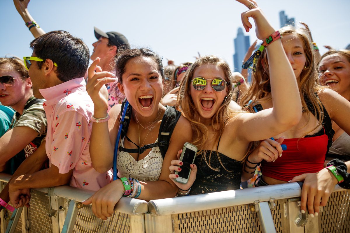 what song are you and your bestie going to scream every line to?

📸 : Shea Flynn