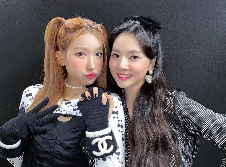 SeunghyubBrasiI's tweet photo. Já ouviram o duo lilli lilli?
Não??? Então venha ouvir essas duas lindas! 💞
As músicas que ouviremos são:
- BARCODE
- You are my destiny
A fanbase é a @lillililliBR !
#SummerStream
#ColorfullStream https://t.co/fVtadMnGNC