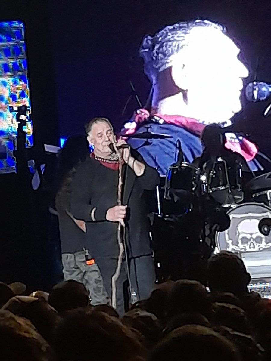 #iorioensantafe  <a href="/IorioQuotes/">Ricardo Iorio</a>  Ricardo terrible recital, terrible banda, noche dedicada al metal pesado