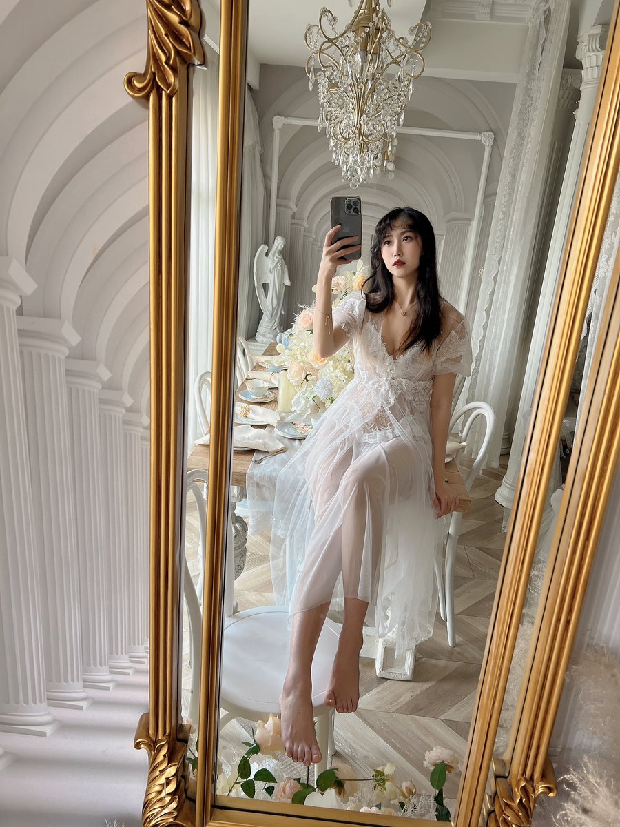 我连暧昧都是1v1的人，我才看不上三心二意的爱 https://t.co/Wqy9Lxhgrp