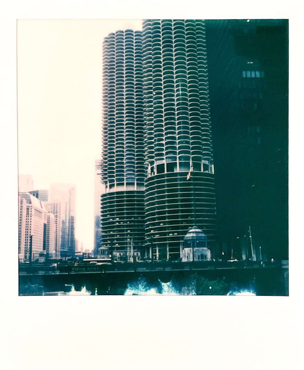 StephaneChongCH's tweet photo. N. State Street
#polaroid #instantfilm #chicago https://t.co/23bbF7sMRL