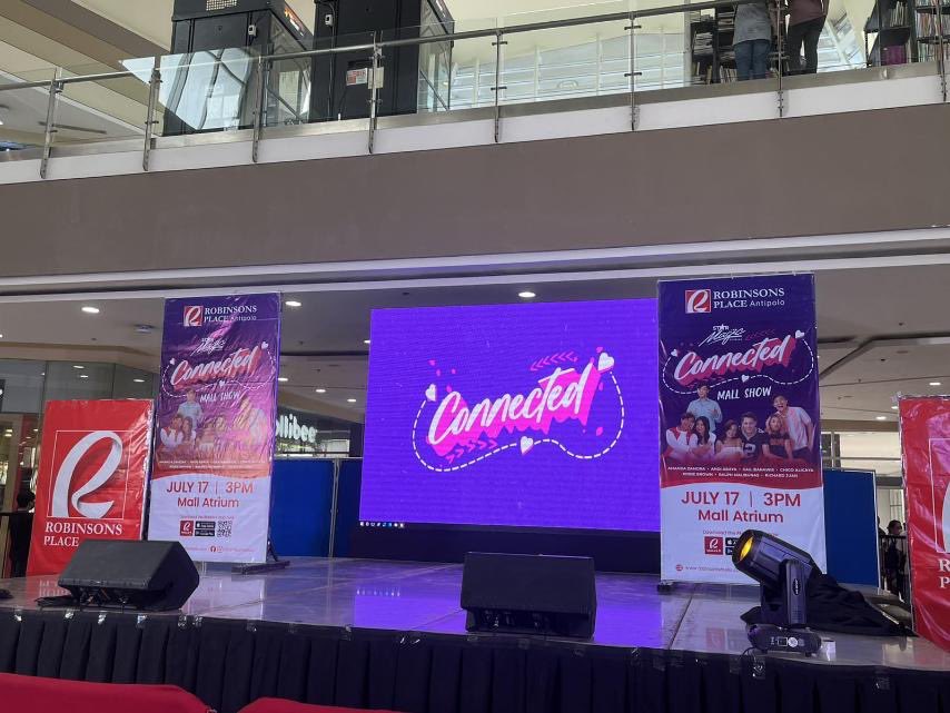 AMANDAmazings's tweet photo. Good afternoon everyone!! 💛

📍 ROBINSONS ANTIPOLO
@amandaazamora @kerizamora206

📸 @Carol_Masangkay 

#ConnectedMallShow 
#ConnectedTheMovie https://t.co/V8Wn9XiTqy
