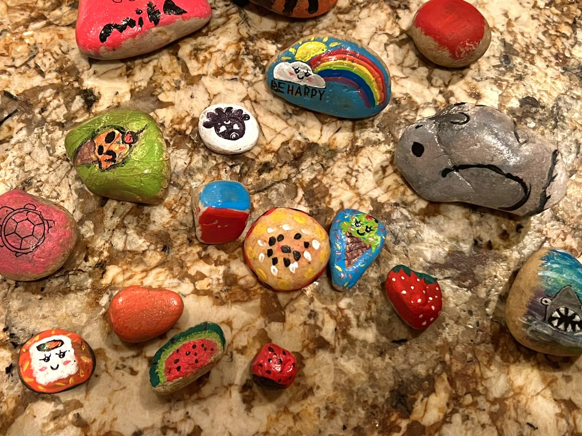 Chrssy3b's tweet photo. Saturday nights with Auntie include rock painting and scorpion hunts. Good times! #WhatToDoInAZ #rockpainting #scorpionhunt #girlsnight #desertlife https://t.co/hl1ZekBF8O