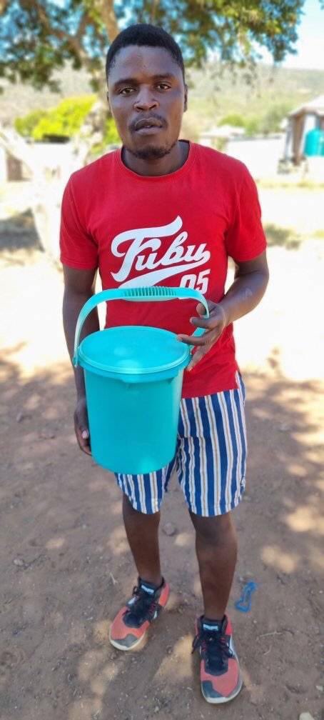 Ndi_Muvenda_'s tweet photo. Hustler of the Year ❤️🧱

He Wake up every Morning, Bake these fresh scones then go to sell to those going to work and school 🙏🏼 https://t.co/g3CUqzyDmj