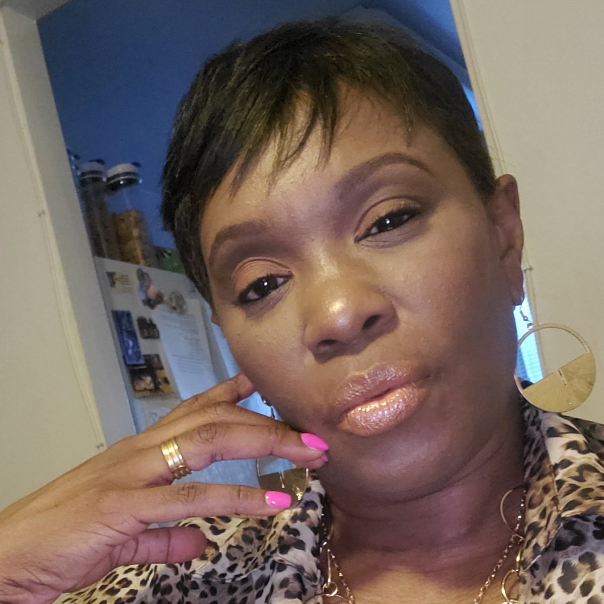 justbbme's tweet photo. #NewProfilePic https://t.co/EOkTUTtBKg