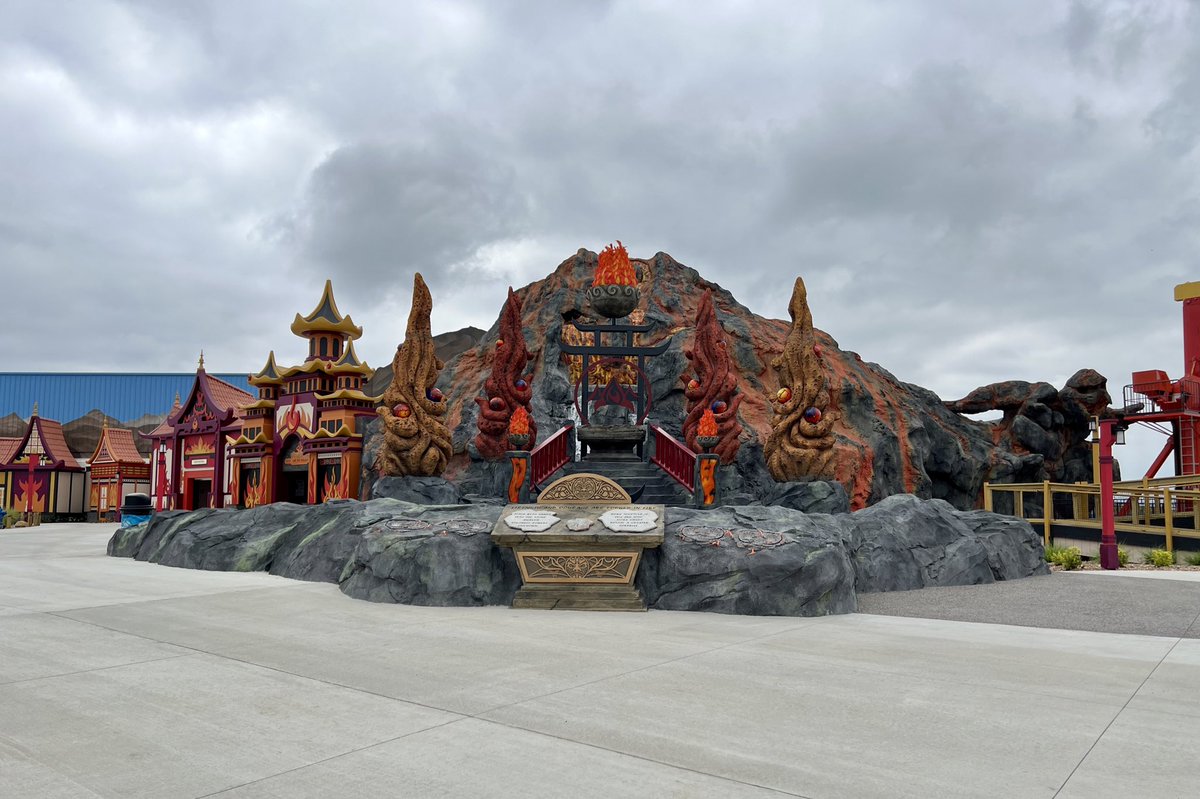 SoCal360's tweet photo. Had a fun time at Lost Island Theme Park in Waterloo, Iowa. This brand new theme park opened last month on June 18th. There are 22 rides including one awesome dark ride. Admission is $52. 🏝🌋 https://t.co/D1NVwFfqwM