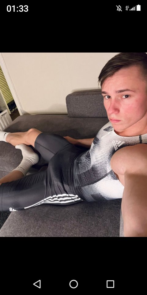ScallySkippy's tweet photo. Bulge heaven 😇 https://t.co/mnXMEw3CDZ