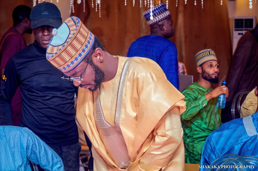 KmcZarah's tweet photo. Mun yarda mutumin kirki ne.kai jagora Hon.shaaban sharada

Mun yarda bamu yi zaben tumundareba

Mun yarda kana da ilimin Addini dana zamani.

Mun yarda kana girmama na gaba da kai.

Allah yayi maka abinda zato Bai taba zatoba https://t.co/oUIzvkPHy0
