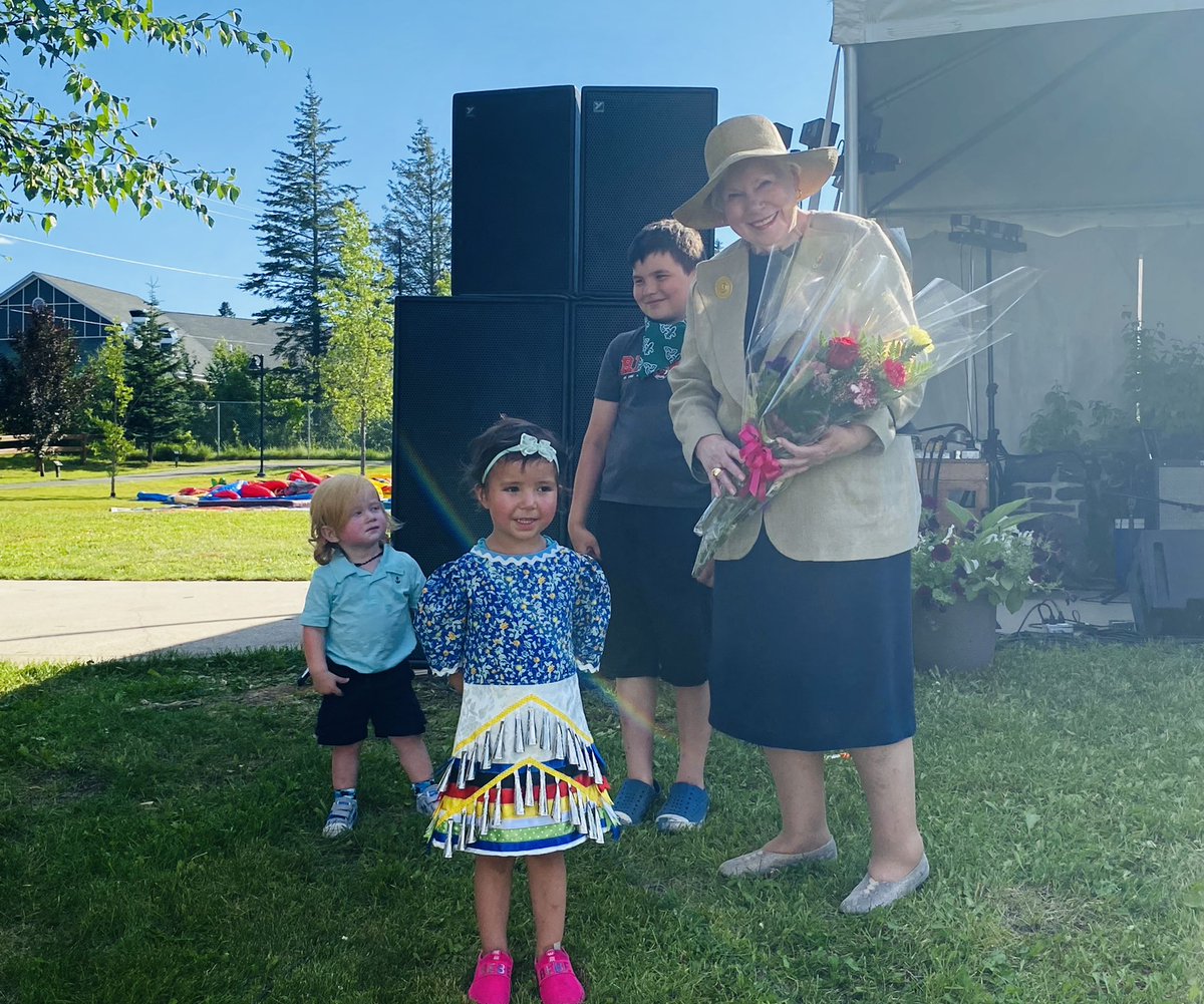 LizDowdeswell's tweet photo. Day 3! Fortunate to have experienced the warm hospitality, stunning natural beauty, and strong spirit that defines northwestern Ontario. My thanks to Mayor Fred Mota and the wonderful people of Red Lake for giving our province a great example of what community means. https://t.co/tq0ZZdM8ZU