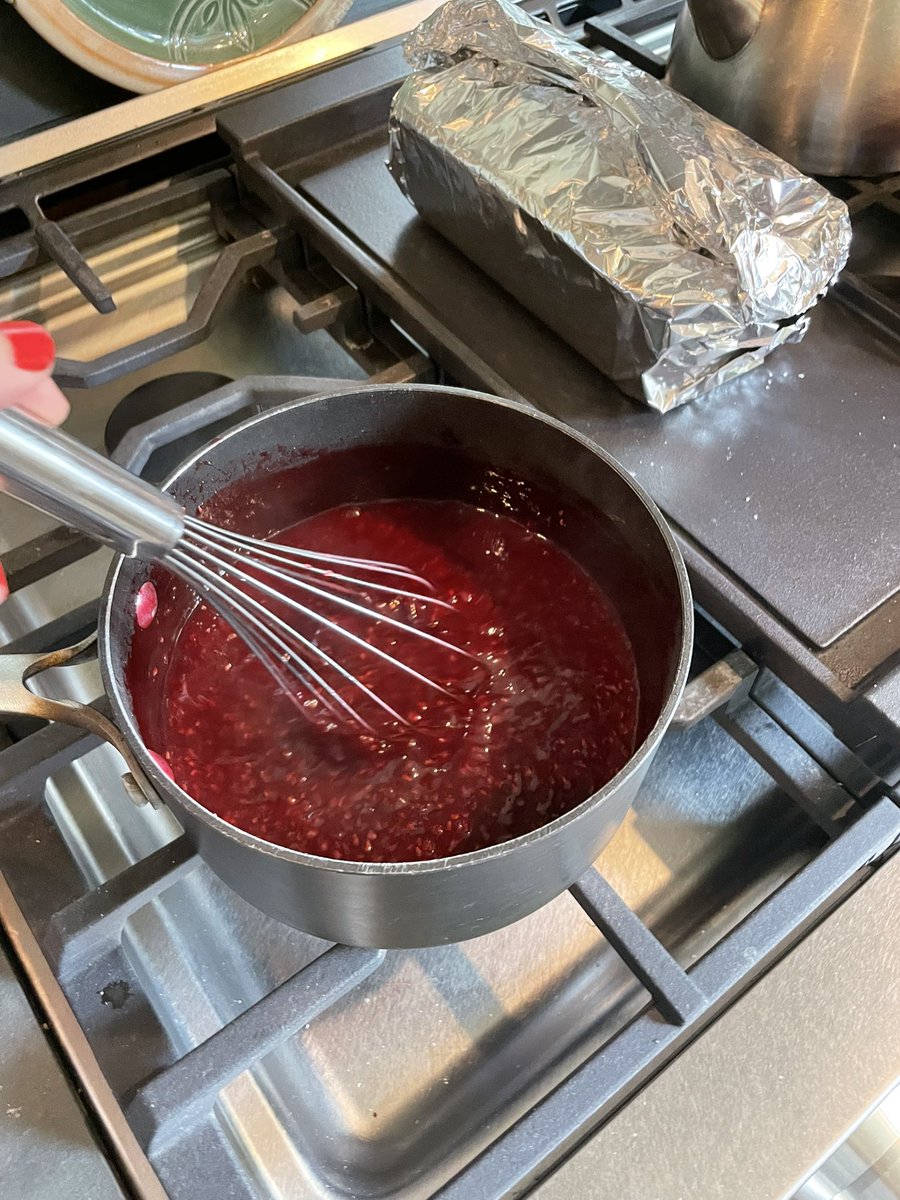 learnwithFox's tweet photo. Contest-winning raspberry cream pie for #pieclub this month
https://t.co/jYTZZIb0XM https://t.co/CrEAZQJ0sS