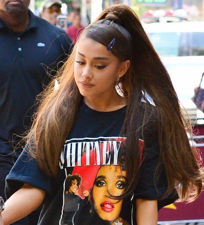buterakdela's tweet photo. ⓘ este usuário é obcecado por ariana grande https://t.co/9PgyQazBPz