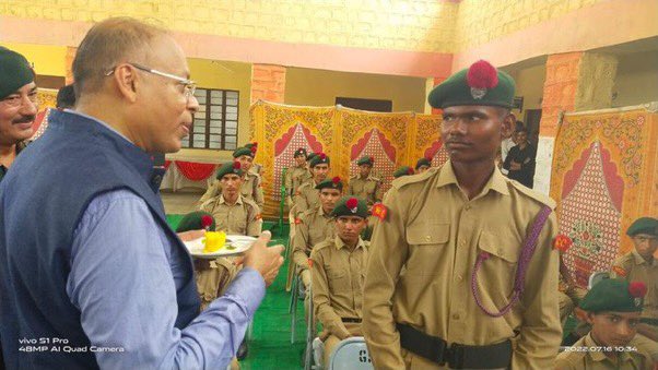 NCCDteRajasthan's tweet photo. Def Secretary visits NCC fraternity and cadets in Border area of Badmer district.A visionary step forward. It was an honour for Rajasthan Dte and booster shot of morale. @PRODefRjsthn @IaSouthern @SpokespersonMoD @HQ_DG_NCC @HQ_DG_NCC @gpsingh3para https://t.co/c3Gndg0uv9