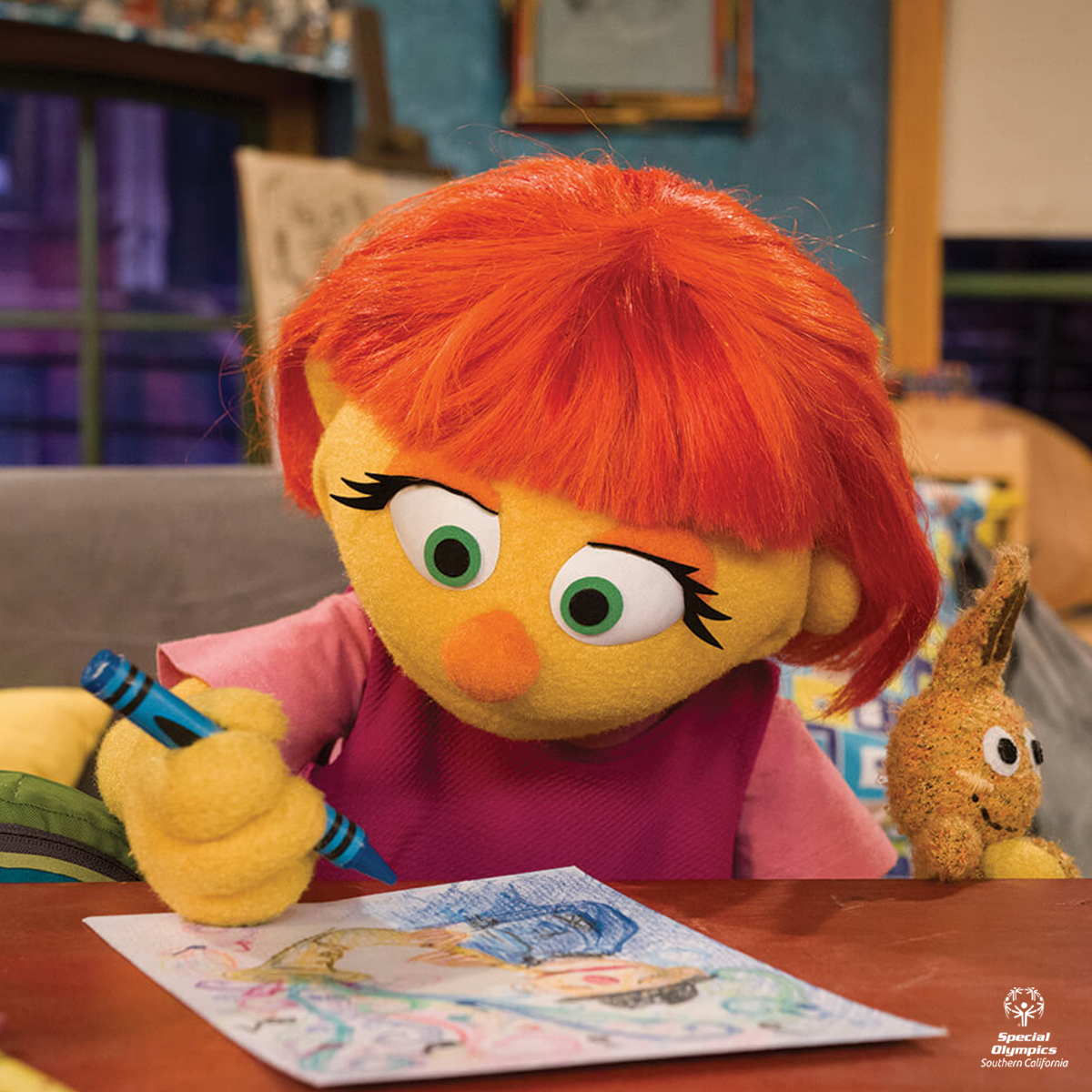 SOSoCal's tweet photo. Meet Julia, an old buddy of Elmo’s and the newest friend on @sesamestreet. Julia has autism and she and Elmo share an amazing friendship. 💚

WATCH: https://t.co/w1T2ohtzCD 

#WeAreSOSC #Autism #SesameStreet #IDFacts #IntellectualDisabilities https://t.co/4zmphjVVwK
