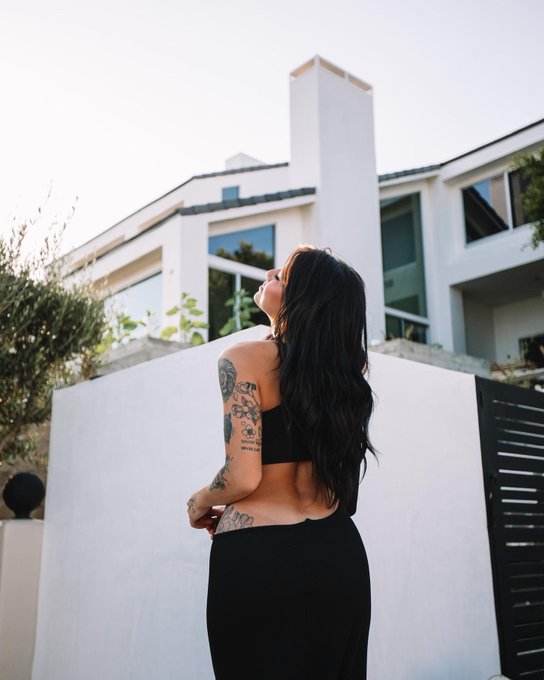 Watch shark.baee🇵🇸's leaked NSFW photo on TwXstars