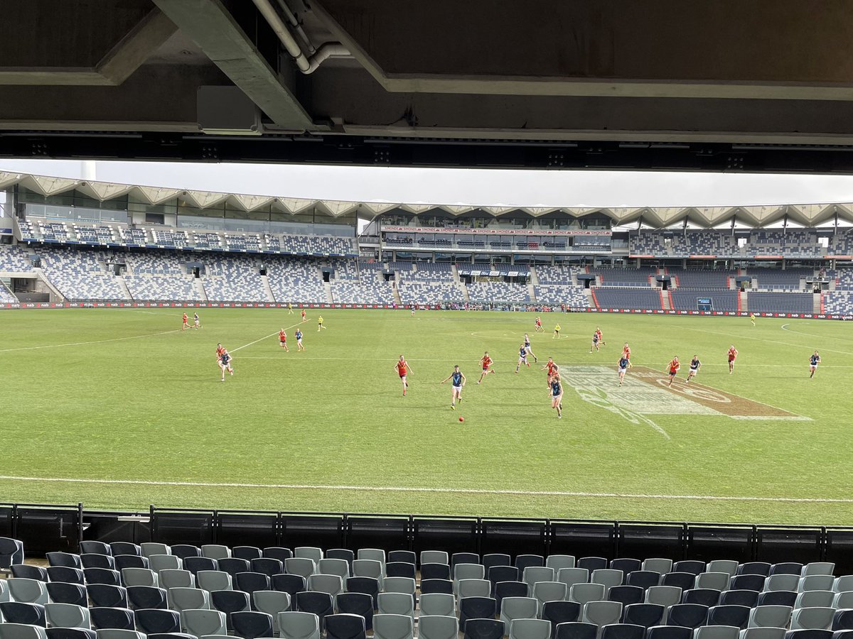 samuel_zito's tweet photo. Cold and wet conditions for today's NAB AFL National Championships double-header, but the young stars continue to shine. https://t.co/zVXbwsEgne
