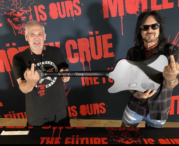 Thank you <a href="/NikkiSixx/">📷</a> for the amazing stage played bass experience last night in Cincinnati. Had a blast and would love to do it again!