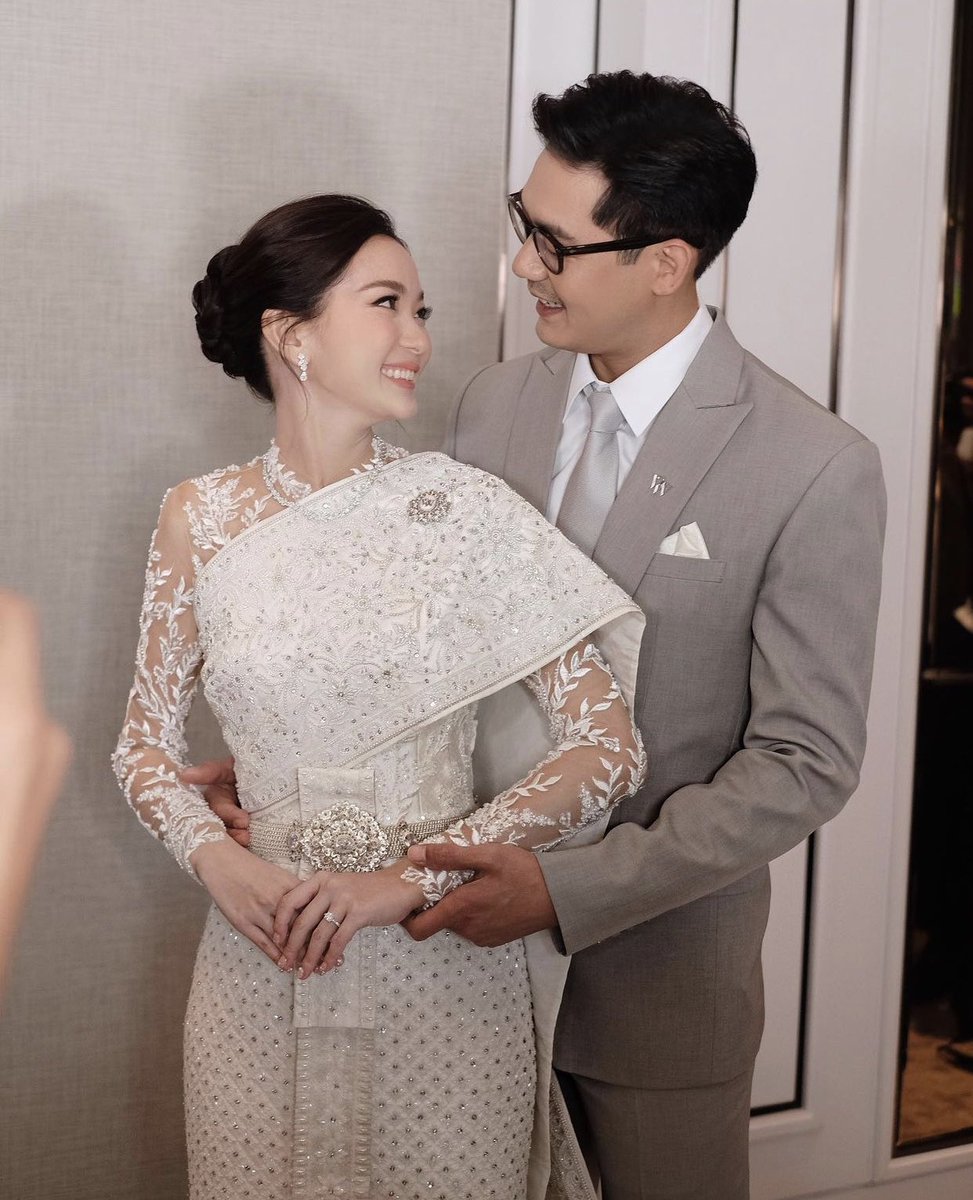 ju__joop's tweet photo. ตื้นตันใจ น้ำตาไหล ยินดีกับวันนี้ของคุณเค้ามาก ฮืออออออออออออ ❤️ 
#เวียร์วิกกี้ 
#vw_wedding https://t.co/g1q9JYnJLx