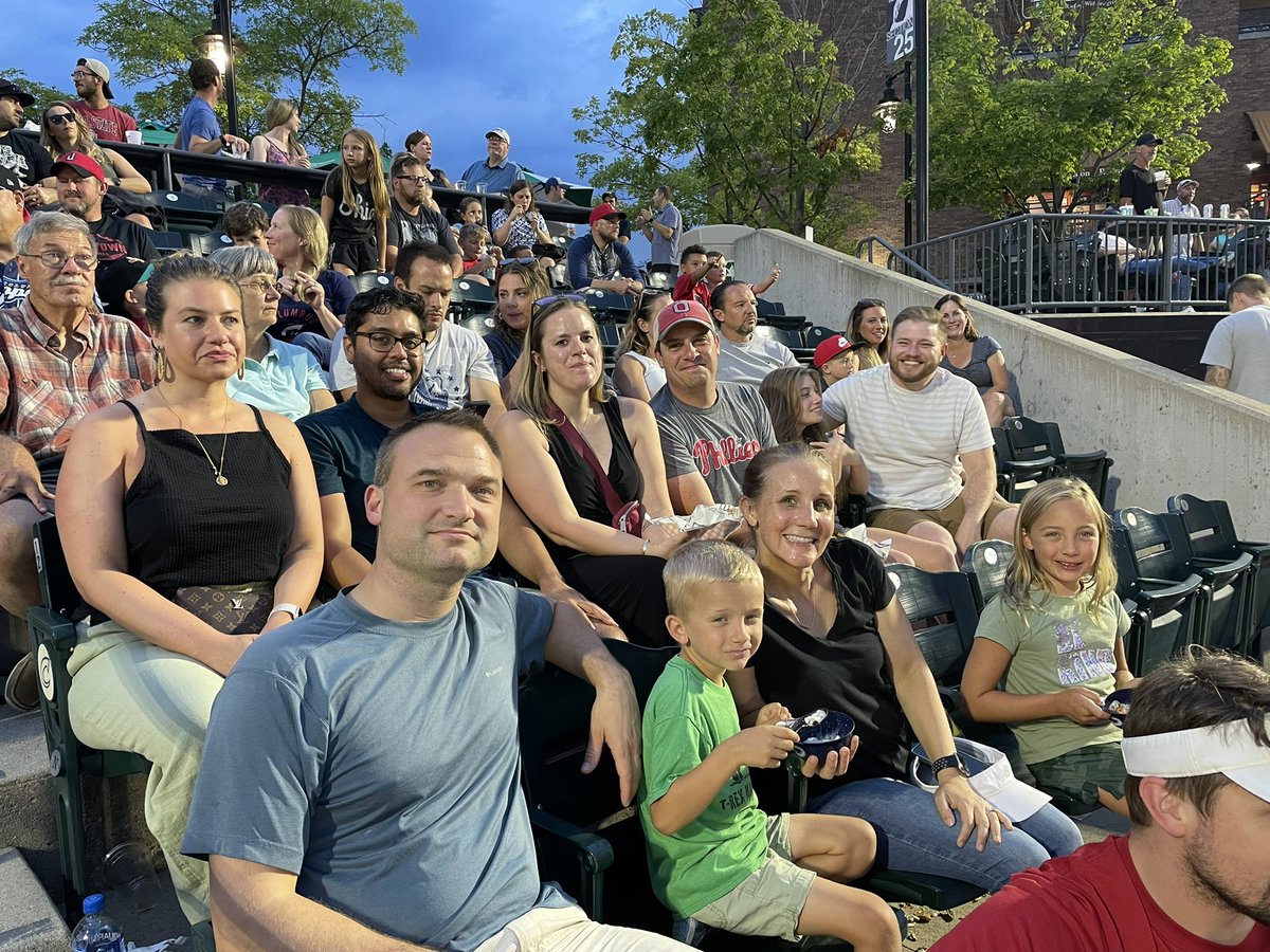 timpawlik's tweet photo. What a beautiful night in C-🚌 at #HuntingtonPark watching a #Clippers ⚾️ game with @OhioStateSurg #SurgOnc faculty and fellows!! Awesome to be a #Buckeye! Love 🧢baseball! #GoodTimes with #greatpeople ⭕️🙌🙏⭕️ https://t.co/tpkmzBPyXi