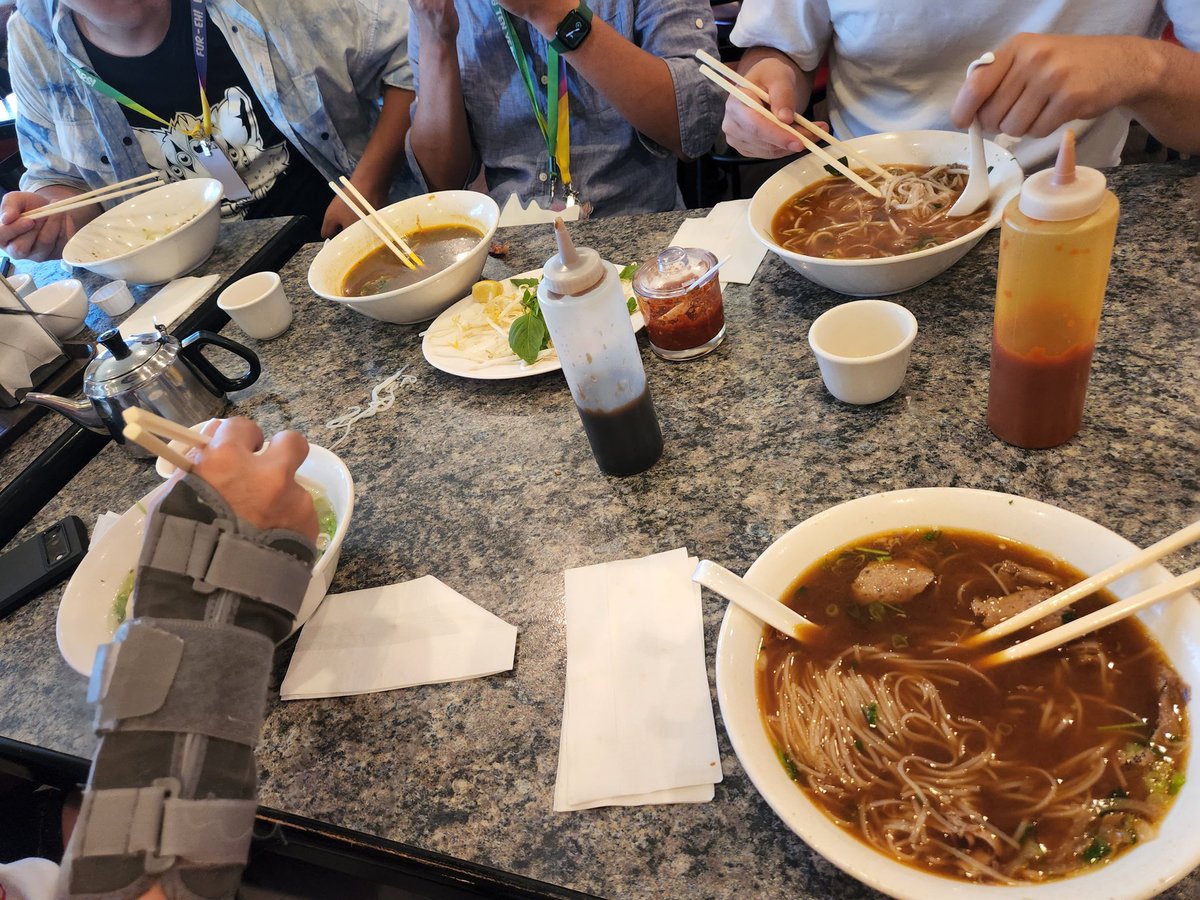 caffeinewah's tweet photo. Pho time at FurEh w/ @BirchDeerWolf @OatYote @ApatiteGrey @FuzzyEyeiris https://t.co/lBV8vH8dFT