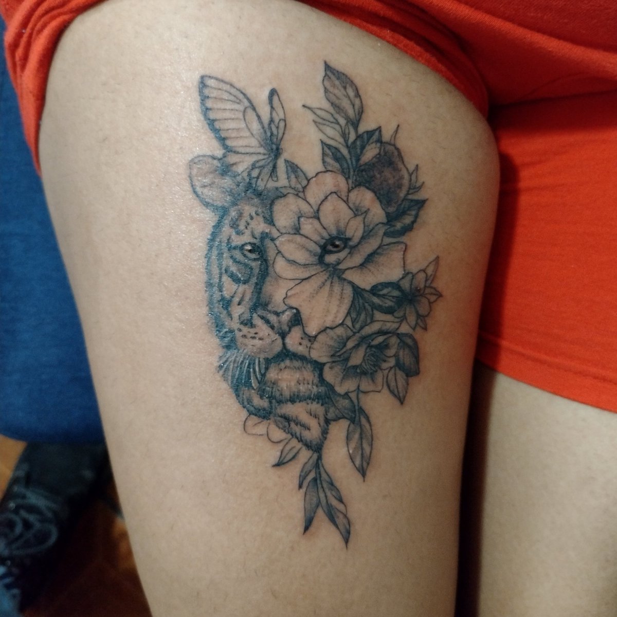 Xolothl_Lera's tweet photo. Algo de mi trabajo en estos días!!
Vengan a tatuarse, hay promociones todo julio.
😁😁😁😁😁 https://t.co/3ktmqUyQfR