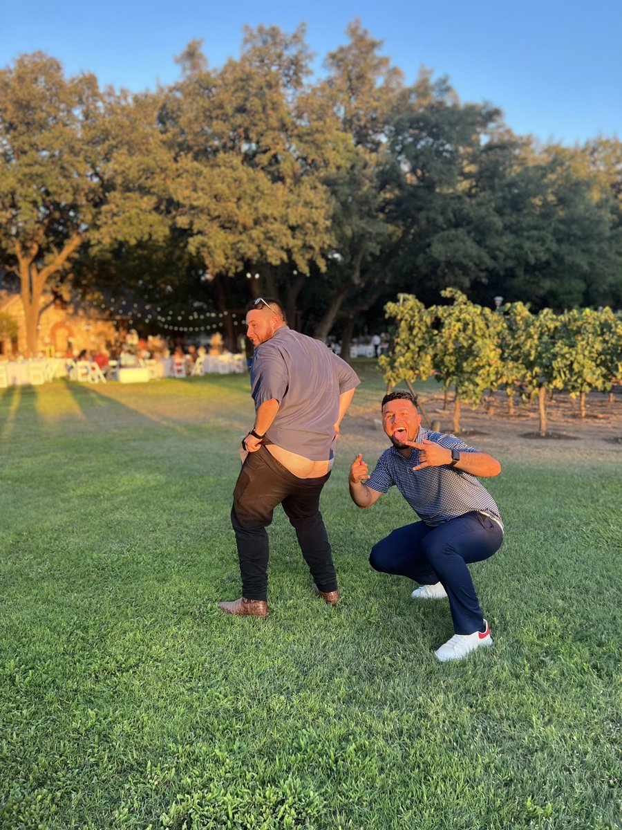 GangstaGabriel8's tweet photo. @AndrewAcosta210 I’m enjoying your wedding sm https://t.co/mLrKbO6zkD