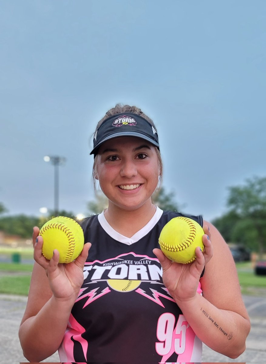 neblock2022's tweet photo. 2 homeruns today at the nafa Nationals in Rockford!💪🏽💪🏽 We went 2-1 today and will be back at it tomorrow 🖤🥎💪🏽 https://t.co/4PeR8Chk6l