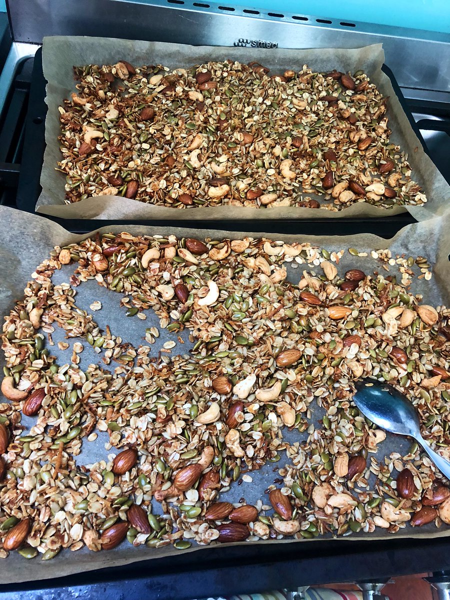 templetonf's tweet image. Floors washed, sheets changed, shopping done, and muesli is made.😅Still much to do but #feelinggood and more productive than I’ve felt for a while 💪 #gettingthingsdone #timefornap