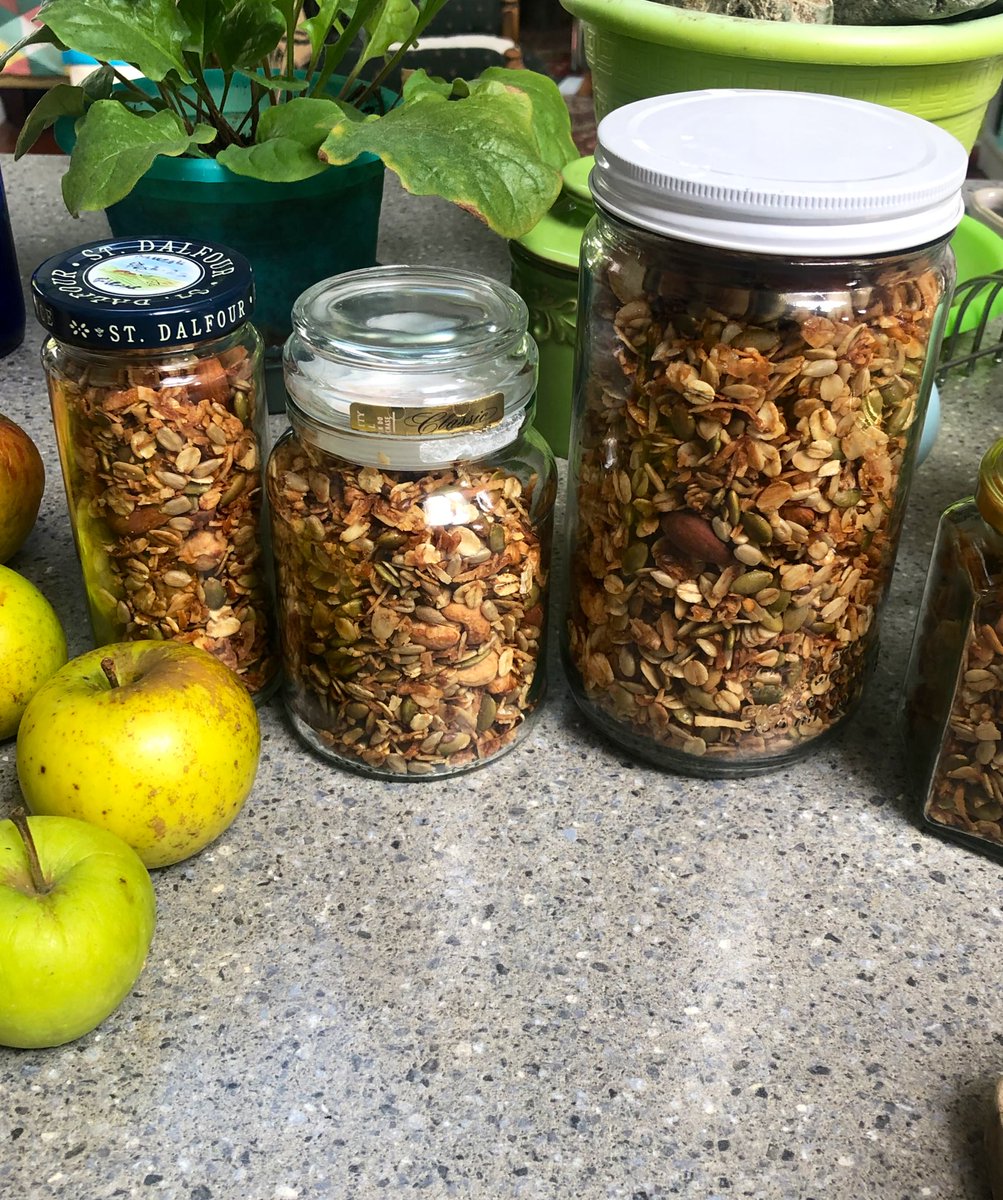 templetonf's tweet image. Floors washed, sheets changed, shopping done, and muesli is made.😅Still much to do but #feelinggood and more productive than I’ve felt for a while 💪 #gettingthingsdone #timefornap