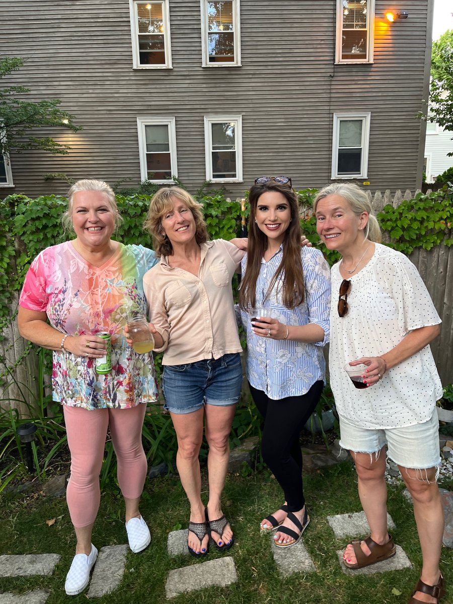 CSchoellkopf's tweet photo. Thankful to finally meet professors and classmates off Zoom in the @Harvard #creativewriting and literature masters program!

Taking any &amp; all recommendations while in Cambridge for the summer writing residency 🤗

#writersoftwitter #writingcommunity #harvard #booktwt https://t.co/drhD2hn5XU