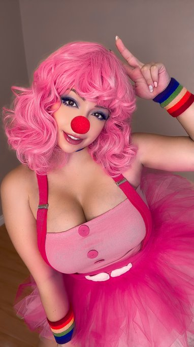 why do people on the internet keep asking me about clussy? 🤡 https://t.co/fVT5DFyVMH