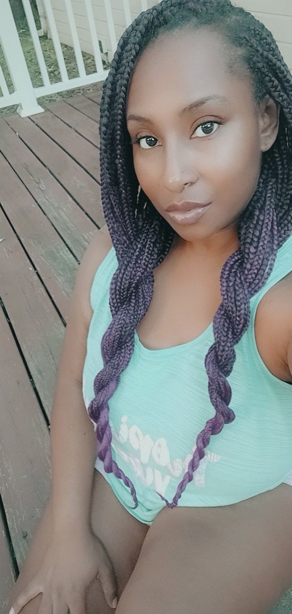 SashaB007's tweet photo. Minding my business as usual. https://t.co/iUiqmYUZri