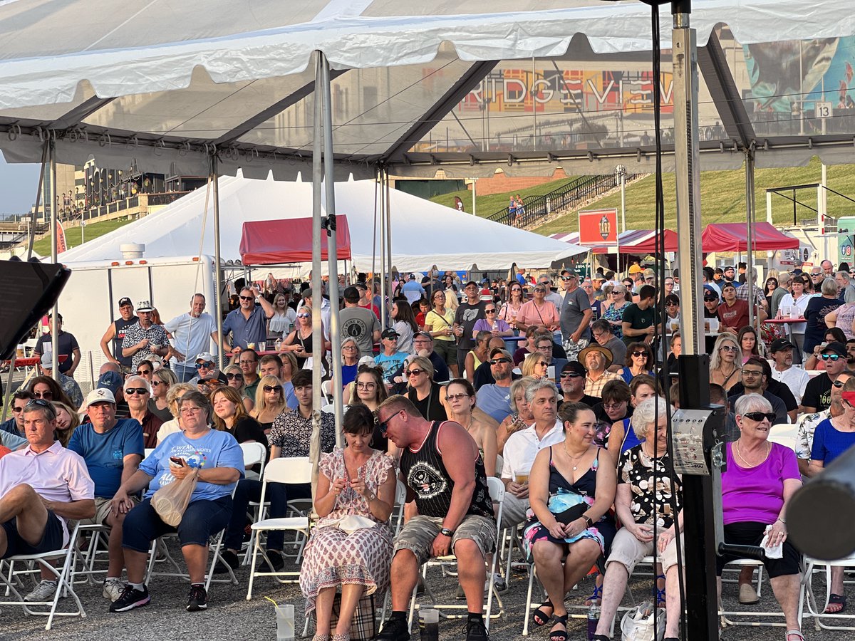 bbbfestcincy's tweet photo. Thank you for a fantastic Saturday! We’re about to have an even better Sunday to close BBB 2022, beginning at noon and ending at 9 pm!

🌟 FREE ADMISSION
📍 Newport’s Festival Park (Riverboat Row)
🔗 https://t.co/EQgjVpUD5s https://t.co/SbkGdRXY80