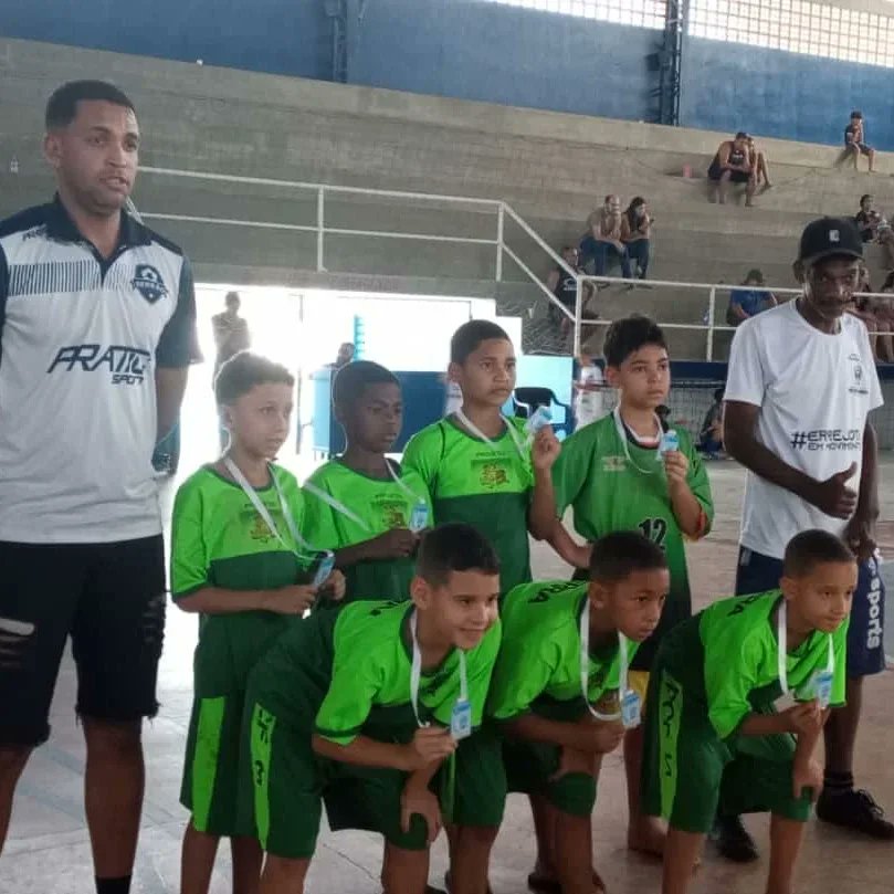 serraofcoficial's tweet photo. ÉÉÉ CAMPEÃO!!!!! 💙🤍🏆

Fim da decisão! Serrão vence o  Maricá pelo placar de 4 x 3, e fica com título da categoria sub 08 da Xlll Copa Intermunicipal de Futsal, com direito a festa de uma animada torcida. Concerteza Fizemos História .
#campeão #sub08 #copafutsal  #futsal https://t.co/XTPfmysmFs