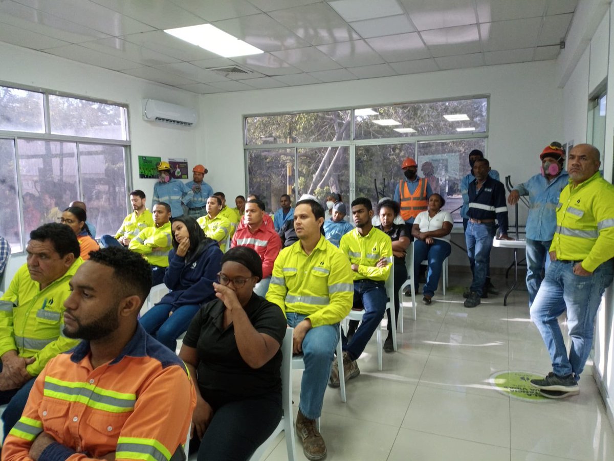 InkaMattila's tweet photo. Pinceladas de #estasemana @PNUDRD -Seguimos con recuperación de medios de vida en #Barahona, nuestro  @UNDPAccLabs en la frontera, explorando espacios innovadores de diálogo e impulso de desarrollo, el equipo de #género a full: formaciones de Prevención Violencia y #IgualandoRD https://t.co/eBftCduQ4Q