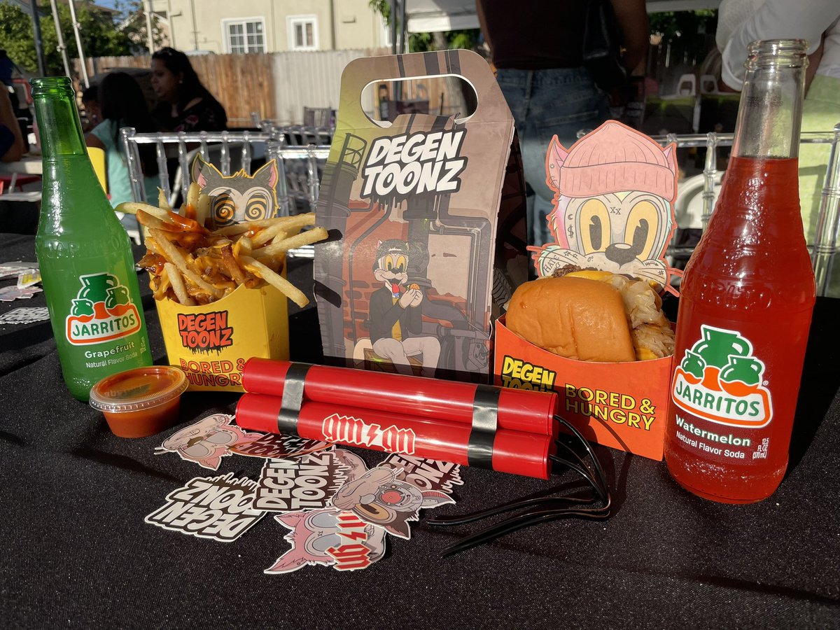 Hella Schitts tweet media