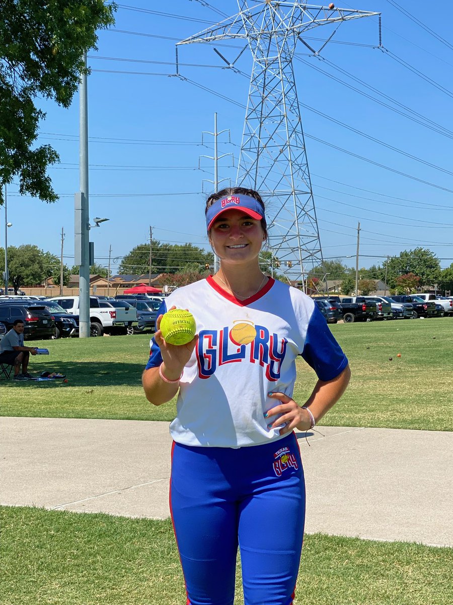 HSNaudinVelaz's tweet photo. @ClaireSchreine2 goes yard at the Best of the Southwest Showcase to help her team in Game 2!
#TeamCSA #NCAASoftball #Softball #fightogether #Uncommitted @CSA_Athletes #TeamCSA
@Texasglory @14uGloryNaudin @mimi_k23 @EdNaudin https://t.co/xitrC9deh2