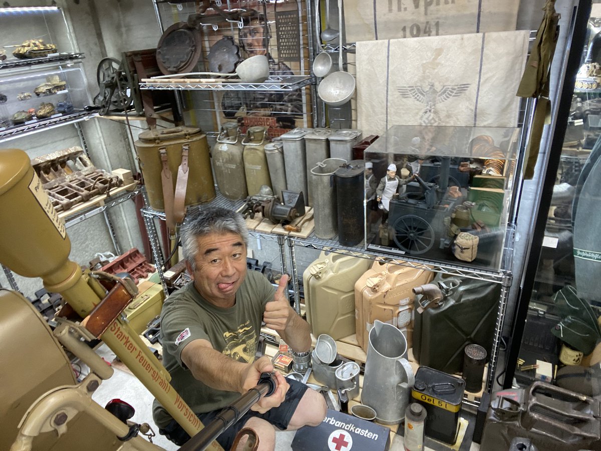 tamatetu's tweet image. おたまの小さな履帯博物館、昨日の浸水のお掃除完了!
被害はユニバーサルキャリアの誘導輪とT34初期の滑り止め.正体不明✖︎1.フィンランド軍のスコップが水に浸かった程度でした。
ほとんどが何かしらの台に乗ってますので床下で。w
という訳で固定ツイートを更新です。😊