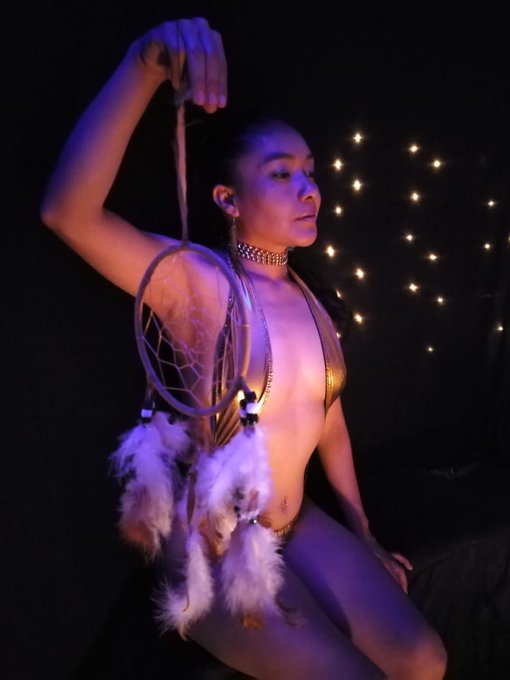 Que sus sue&ntilde;os se hagan realidad (solo los bonitos claro 😄) #dreams #DreamsComeTrue #eroticart https://t<a href="/tag/dreams"class="tags"><span>#dreams</span></a><a href="/tag/dreamscometrue"class="tags"><span>#dreamscometrue</span></a><a href="/tag/eroticart"class="tags"><span>#eroticart</span></a>