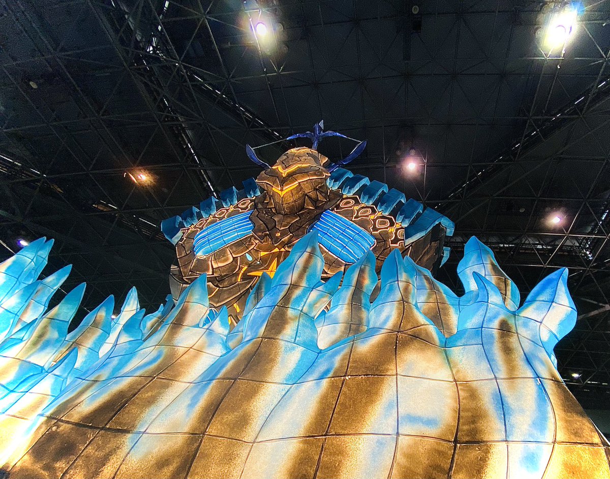 Ilias_PSO2's tweet image. ARKS EXPO 2022目玉のダークファルスねぶたです。想像の10倍くらいいけてました。

仰りで撮影したら天井の照明がめっちゃエフェクトみたいで綺麗に仕上がりました。
#PSO2