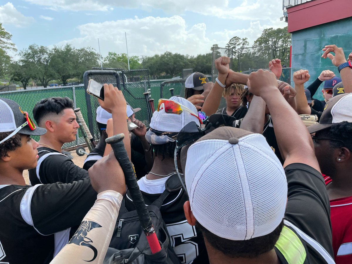 DraftDayFactory's tweet photo. Bulls Baseball Family #draftdayfactory #fivetoolbaseball #houstonbaseball #uncommitted https://t.co/gAQZNjvLeS
