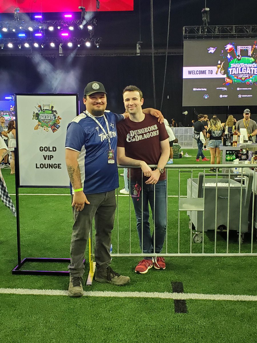 Chuckgaming12's tweet photo. Day 1 of the #TatmanTailgate was an absolute blast!! Got to meet some of the coolest people. And even made it to the finals of the Hoedown tomorrow!! @I_AM_WILDCAT  @Wipz @DrLupo https://t.co/75CtC3Pm5v