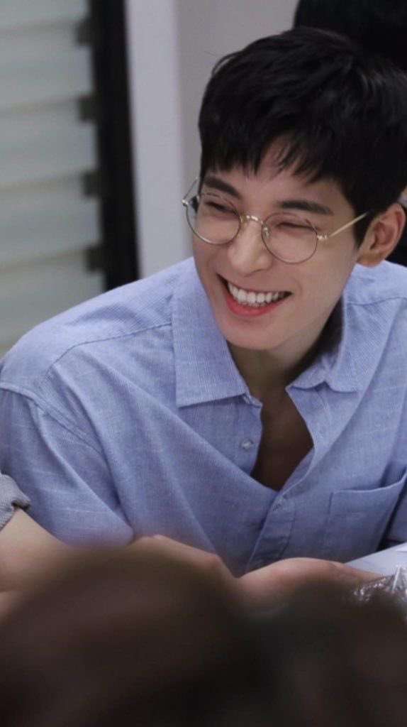 wniversefactory's tweet photo. —— #WONWOO 
Happy Birthday Wonwoo 🤗 Wishing you the same amount of happiness you always wish for us, carats. 

#원우만의_속도로_행복한_생일이길
#KeepSmilingForWonwooDay 
#세븐틴  #SEVENTEEN  @pledis_17 https://t.co/fWxv7Kb5dz