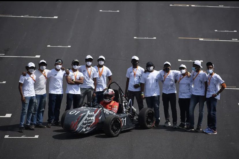 RacingVelocita's tweet photo. Not bad for a monday morning 🌞

📸:@formulabharat 

Follow us on : 
Instagram : https://t.co/23rCW142lF
LinkedIn: https://t.co/KCurjLwFhn
YouTube: https://t.co/EhXewFCTJA

#fsae #formulabharat #formulastudent #throwback #Engineering https://t.co/iBqW2lalLD