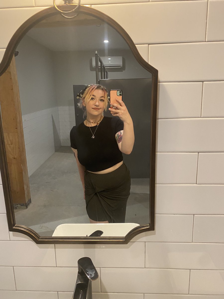 burmacklinfbi's tweet photo. i looked nice today!!! i think i will tell everyone!!!!! https://t.co/wVlTnT03oT