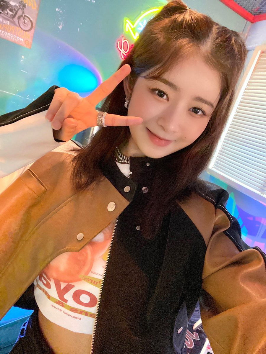 IVEstarship's tweet photo. 📸
Baby what you see 👀

https://t.co/2NF73zoPPV

#IVE #아이브
#REI #레이
#DIVE_INTO_IVE
#Hiiigh https://t.co/kIAjvLFEsN
