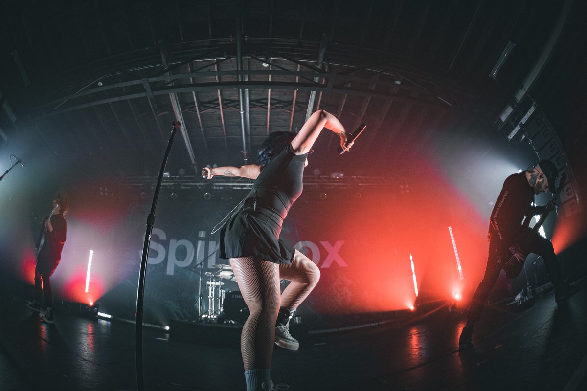 sherwoodphotomi's tweet photo. Spiritbox forever @spiritboxband @corklezlaplante https://t.co/HcO7SahVvu