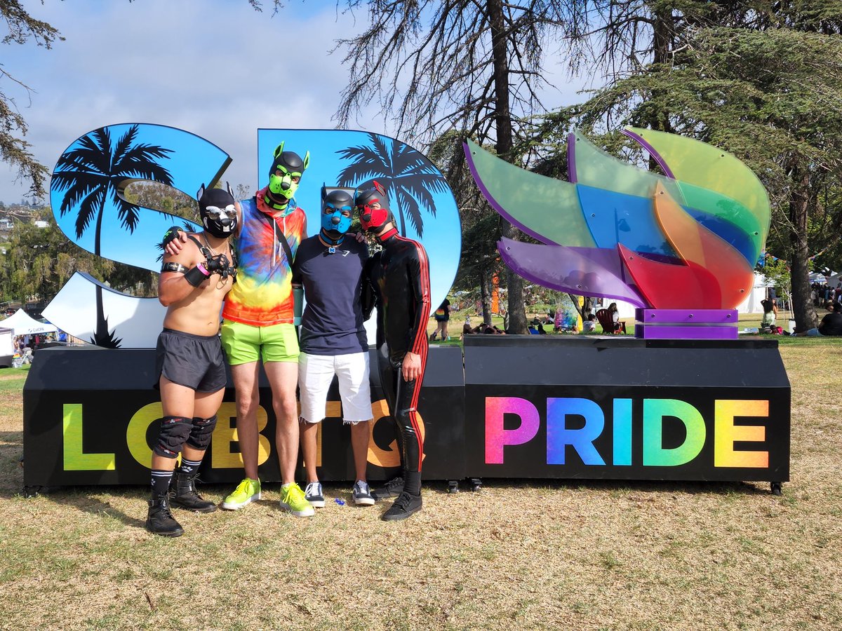 pupdevious's tweet photo. Hot day for these 🔥 pups  @blackpupace @Pup_Myth @pup_thumper_ 
#SanDiegoPride #proudpups #PRIDE https://t.co/yCmxpUVdBu