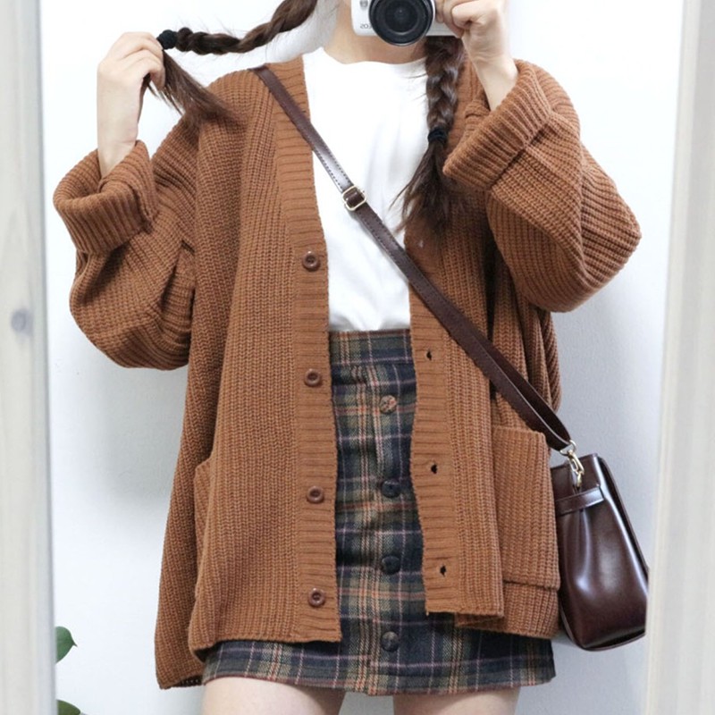 มีใครสนคาร์ดิแกนไหมพรมรุ่นนี้ไหมคะ 
ได้โปรราคาดี 149 ส่งฟรีมาคั้บบบ 
งานป้าย Miss sumey

ใครเคยใช้รุ่นนี้จะทราบดี เราใช้มา 4 ปี ใส่ได้ทุกชุด สีสวยมาก ชุดนิสิต ชุดนักเรียน ใส่ไปคือรอด! 
ที่สำคัญ  สาวอวบใส่ได้สบายอก 52 เอาอยู่ค่ะ