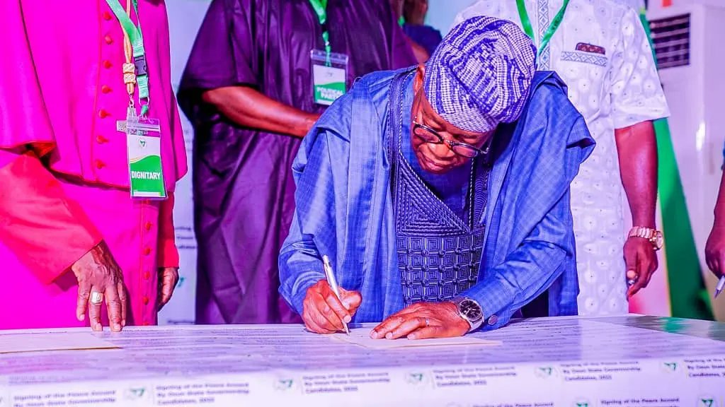 aghedoprincewi4's tweet photo. Announced Results by INEC
Irewole Local Government (23/30)
APC: 18,189✅
PDP: 14,216
APC Won Here
#OsunDecides2022 #OsunDecides #OsunElection #Osun #OsunElection2022 #OSUNDECIDES2022 #OsunDecide #OsunElections #osunstate https://t.co/7BhLQxhtHY